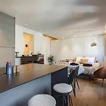 Cozy In Apartment *
